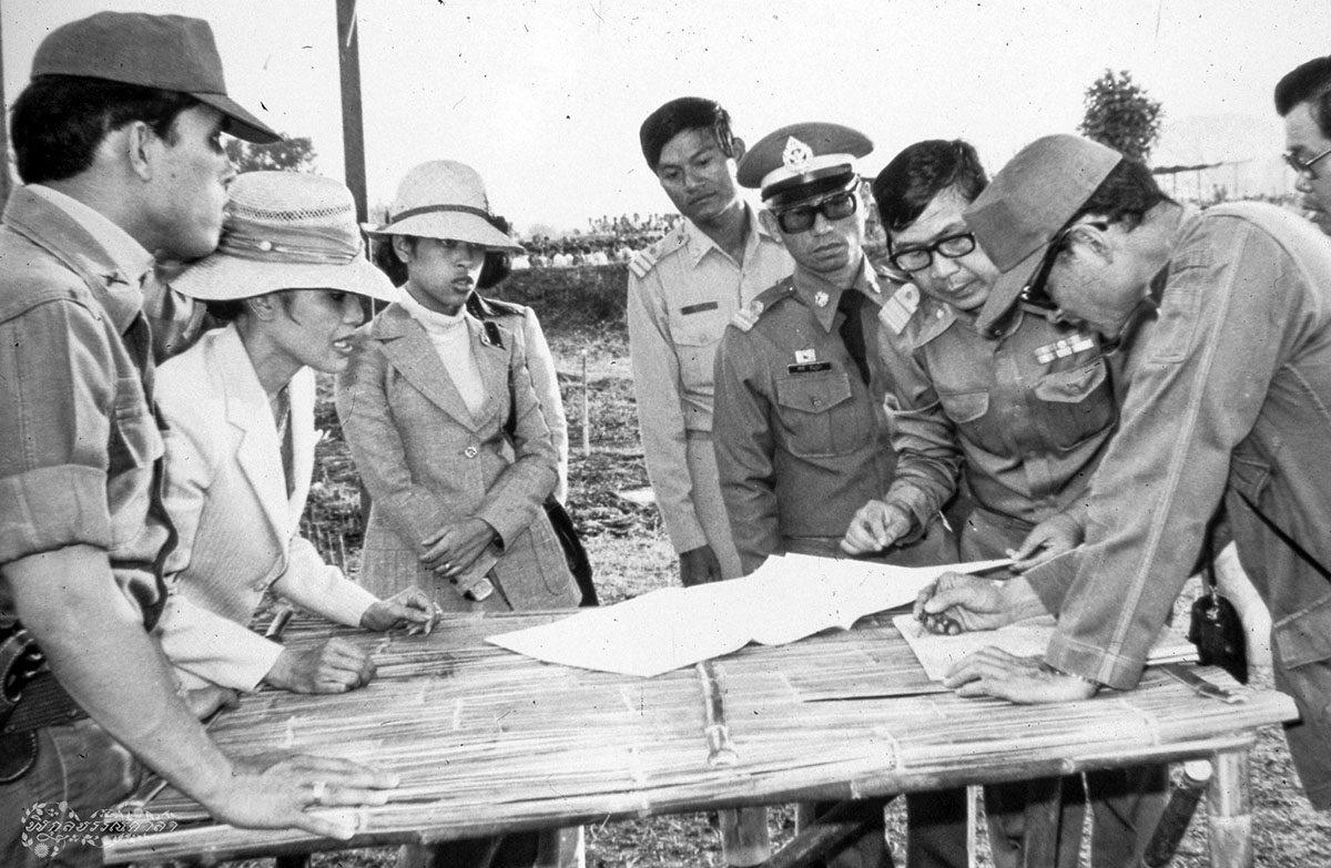 รัชกาลที่-9-05-1200P-Auto