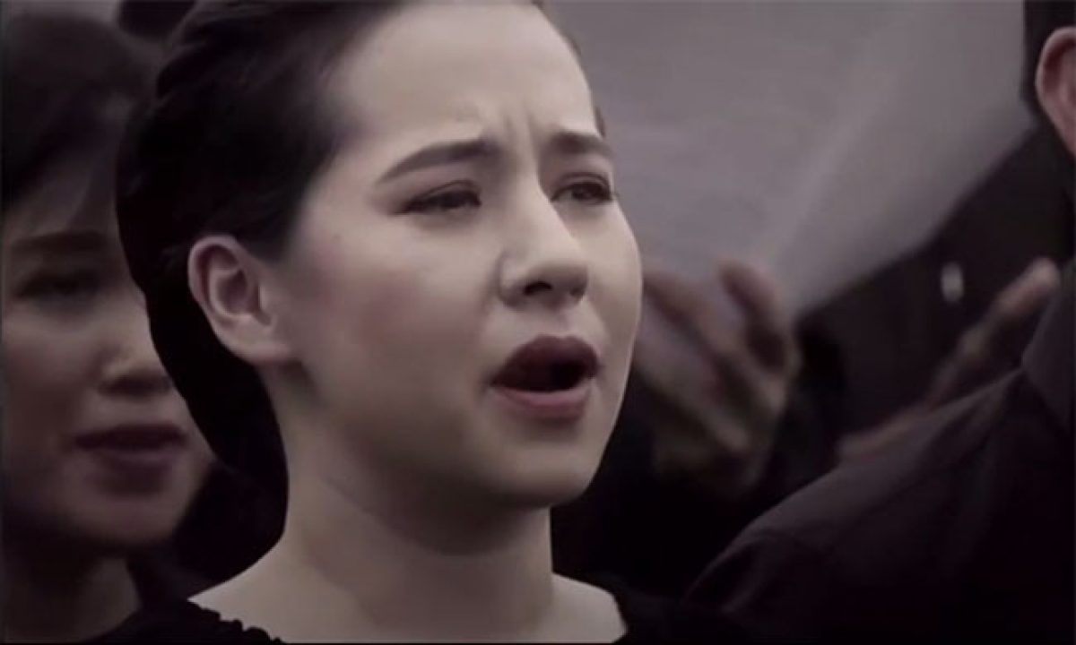 6-royal-anthem-10-650